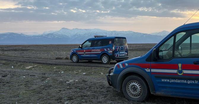 Avda başından vurularak ağır yaralandı