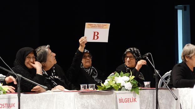 Yaşlılar hem yarıştı hem eğlendi