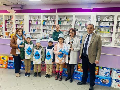 Minik öğrenciler, esnafı su tasarrufu konusunda bilgilendirdi