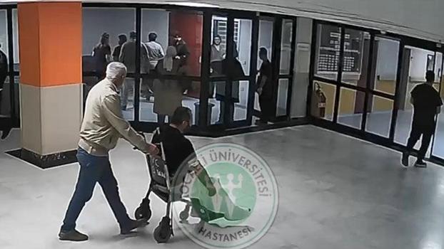 Nefes borusuna yiyecek takılan hastayı intörn doktor Heimlich manevrasıyla kurtardı