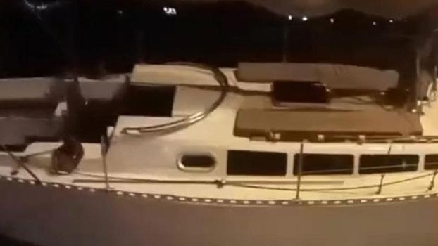 Muğla’da kuvvetli fırtınada 1 yat karaya sürüklendi, 8 balıkçı botu battı