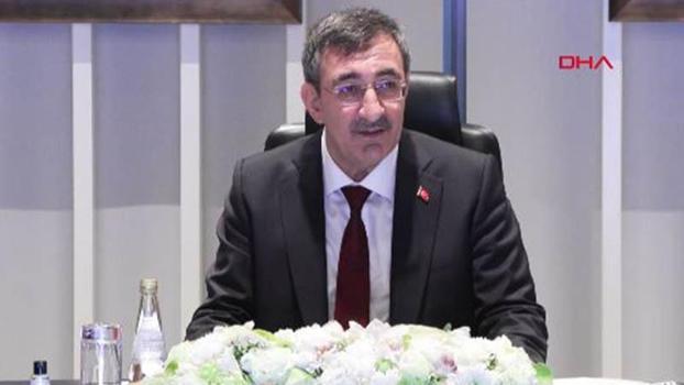 Cevdet Yılmaz, 2026 Yılı Hedeflerine İlişkin Bilgilendirme Toplantısı'nda gazetecilerle bir araya geldi