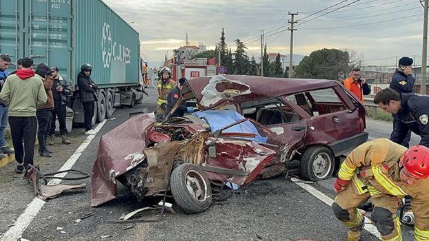 Manisa'da TIR ile otomobil çarpıştı; 1 ölü