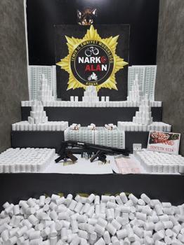 İzmir'de uyuşturucu operasyonunda 3 gözaltı