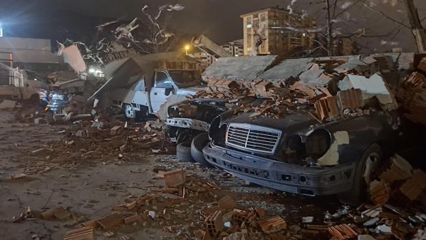 Bursa'da tam fırtına hayatı olumsuz etkiledi (3)