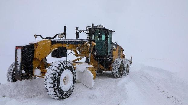 Van'da kar yağışı nedeniyle kapanan 278 yerleşim yerinin yolu açıldı