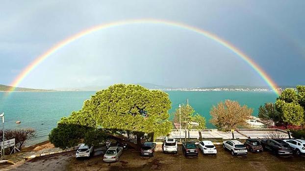 Ayvalık'ta sağanak ve fırtına sonrası gökkuşağı