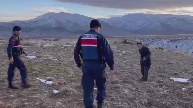 Jandarmanın bulduğu alzheimer hastası, 'Ayaklarım çamur' diye ekip aracına binmek istemedi