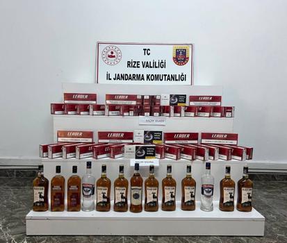 Rize’de yol kontrolünde bandrolsüz sigara ve alkol ele geçirildi