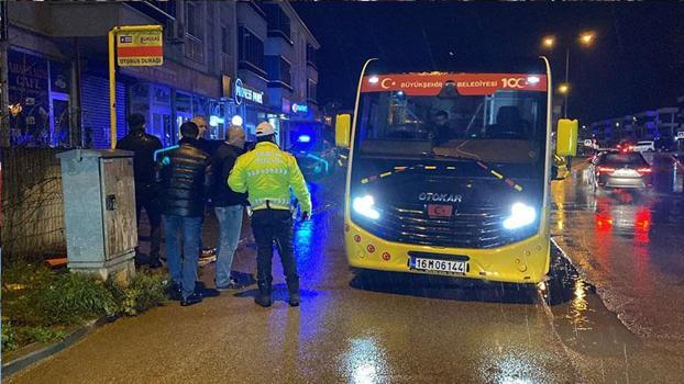 Bursa’da minibüsünün çarptığı anne ile kızı yaralandı