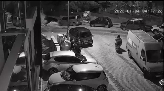 İstanbul - Üsküdar'da 53 bin lira değerindeki motosiklet parçası hırsızlığı kamerada
