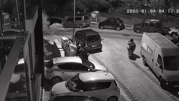 Üsküdar'da 53 bin lira değerindeki motosiklet parçası hırsızlığı kamerada