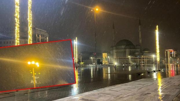 İstanbul'da kar yağışı etkili oluyor