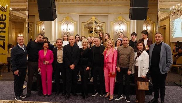 Zinde Yaşam Derneği ve öğrencilerden sokak hayvanları için ortak piyano konseri