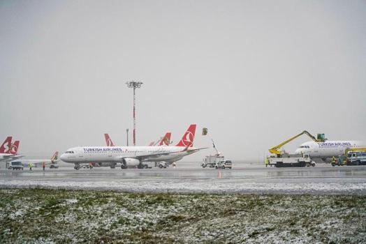 İstanbul Havalimanı'nda pistteki kar birikimi gerçek zamanlı raporlanacak