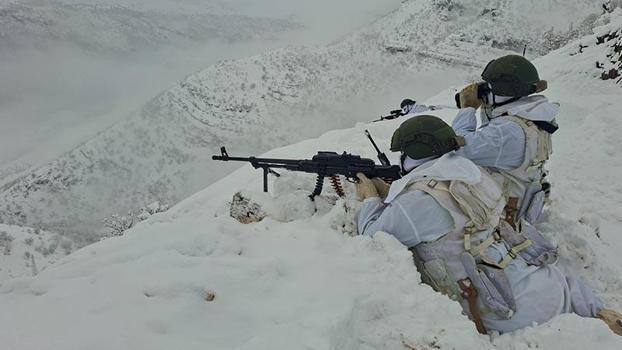 Mehmetçik, zorlu kış koşullarında hudut güvenliği için görevde