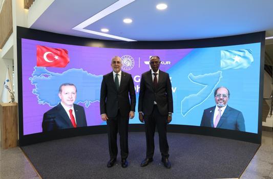 Bakan Işıkhan, Somalili mevkiidaşı Salim Alio ile bir araya geldi