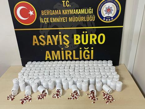 İzmir'de otomobilde 8 bin uyuşturucu ecza ele geçirildi: 1 tutuklama