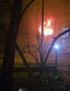 İstanbul - Kadıköy'de 4 katlı binada yangın: 1'i ağır 8 yaralı