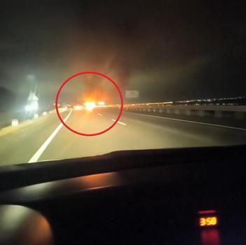 Bismil’de seyir halindeki otomobil yandı