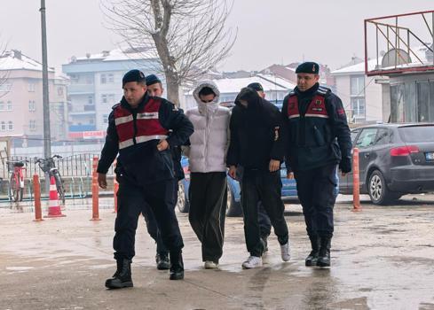 250 metrelik internet kablolarını çalan 2 şüpheli tutuklandı