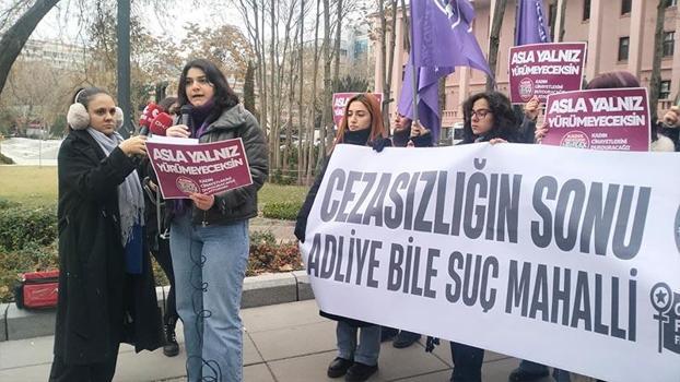 Kadın hakime silahlı saldırı, Bakanlık önünde protesto edildi