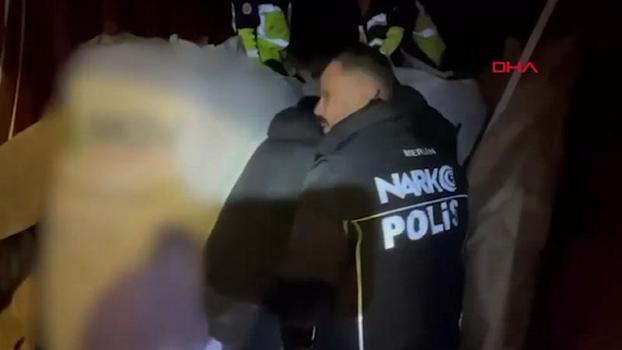 Mersin Limanı'nda düzenlenen operasyonda 298 kilo kokain ele geçirildi