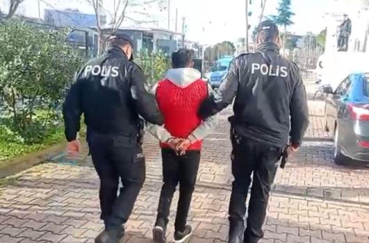 Üvey annesini öldüren firari, yakalanıp, teslim edildiği cezaevinde yaşamına son verdi