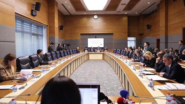 Komisyonda sunum yapan Prof. Dr. Gönültaş: Aileye bağlılık düştükçe çocukların suça karışma düzeyi artıyor