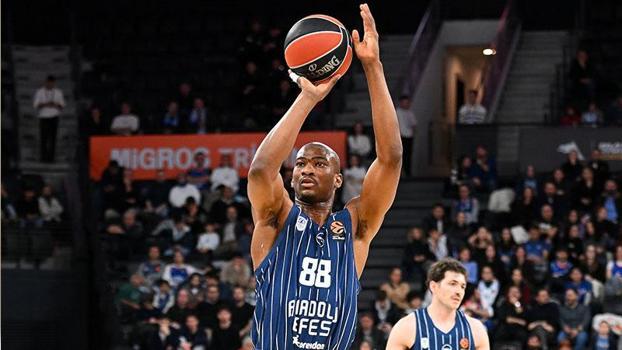 Anadolu Efes - Kosner Baskonia Vitoria-Gasteiz: 75-89