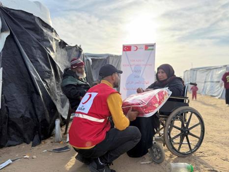Türk Kızılay, Gazze'de 2 bin aileye battaniye desteği sağladı