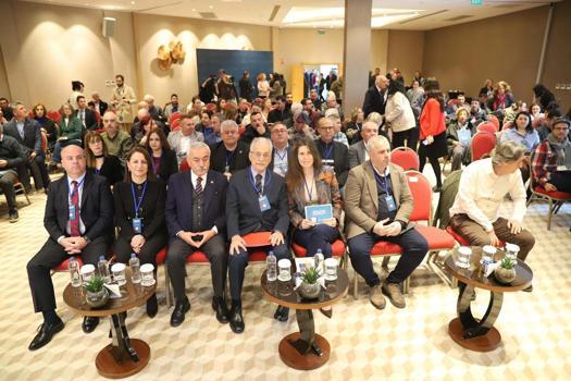 'Çeşme'deki kiralık sosyal konutlar herkese umut olacak'