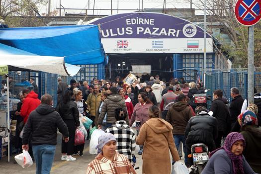 Edirne’de Ulus Pazarı’nın kapatıldığını gören Bulgar turistler, kapısından döndü