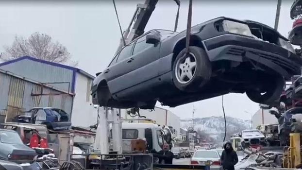 Ankara’da yurt dışından gelen araçları parça parça söken hurdacılara operasyon; 2 gözaltı