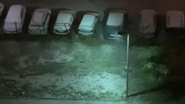 İstanbul - İstanbul'da kar yağışı; sokaklar beyaza büründü