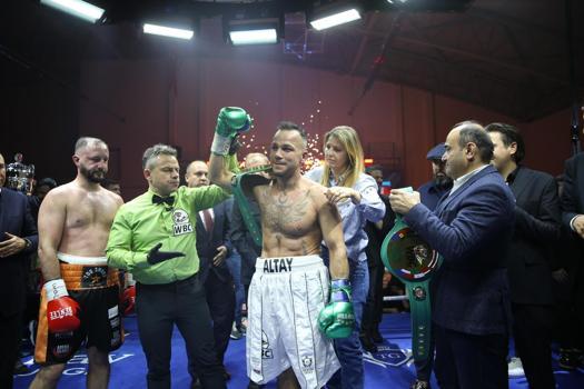 'Demir Yumruk' Şükrü Altay, Muğla’da altın kemerin sahibi oldu