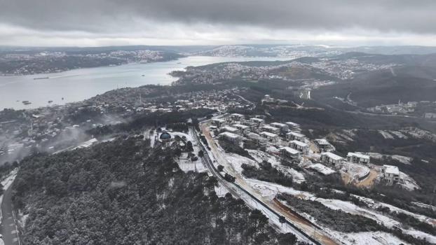 İstanbul - Beykoz'da etkili olan kar yağışı havadan görüntülendi