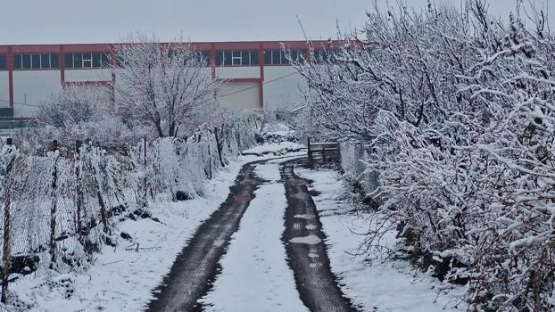 Diyarbakır’da yüksek kesimlerde kar, merkezde karla karışık yağmur etkili oldu