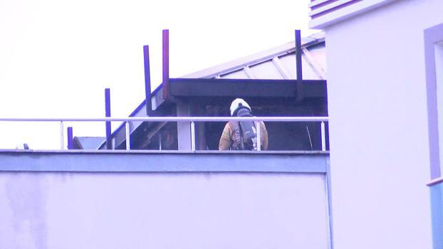 İstanbul- Bağcılar’da kapatılan hastanenin çatısında çıkan yangın söndürüldü