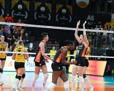 Eczacıbaşı Dynavit, derbide VakıfBank’ı 3-1’le geçti