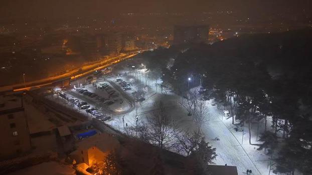 Aydos Ormanı karla beyaza büründü; aileler karın keyfini çıkardı