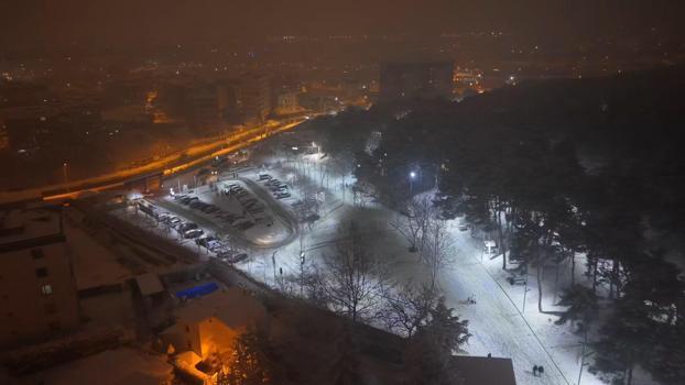 İstanbul- Aydos Ormanı karla beyaza büründü; aileler karın keyfini çıkardı