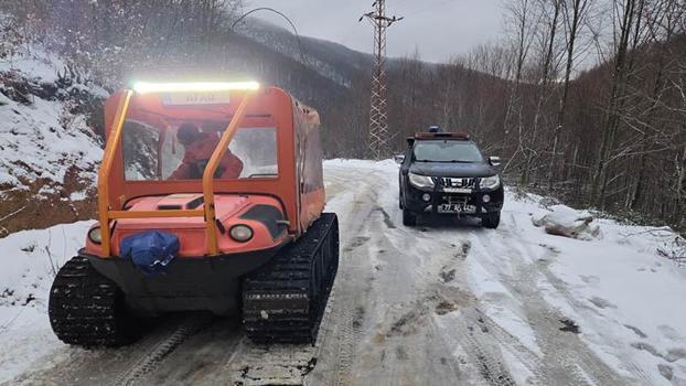 Yalova'da yüksek kesimlerde kar esareti: Mahsur kalan 35 kişiyi AFAD kurtardı