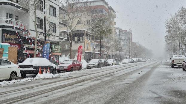Malatya'da kar ve buzlanma nedeniyle motosikletlerin trafiğe çıkması yasaklandı