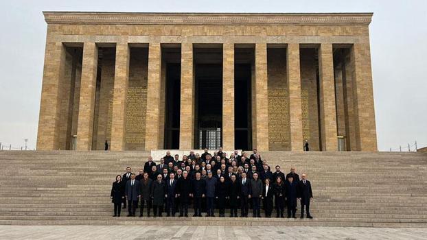 İYİ Parti'den, Anıtkabir'e ziyaret