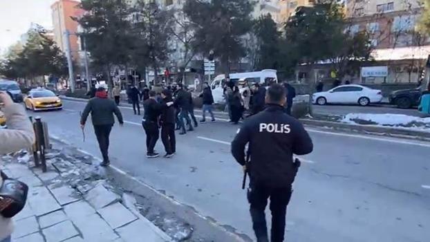 Diyarbakır'da adliye önündeki kavga kamerada