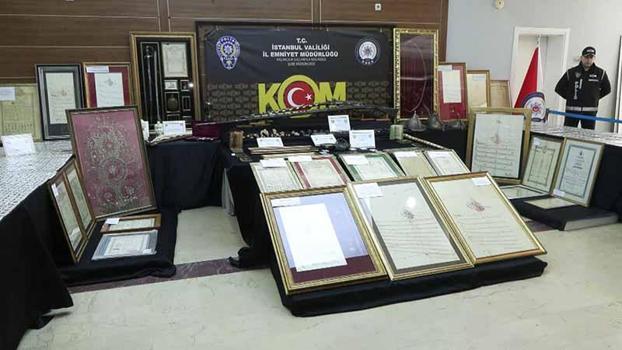 İstanbul'da tarihi eser operasyonunda ele geçirilen 5 binin üzerinde eser sergilendi