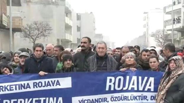 DEM Parti'li Bakırhan, Suruç'ta yürüyüşe katıldı