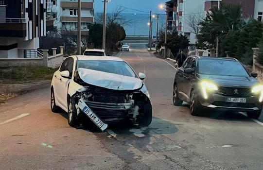 Ordu’da iki otomobil çarpıştı; 2 yaralı