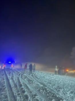 Erzincan-Sivas kara yolu çığ düşmesi sonucu ulaşıma kapandı